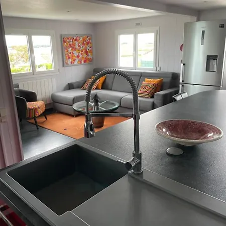 Holiday home Du Debarquement. Maison Bord De *