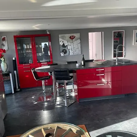 Du Debarquement. Maison Bord De Holiday home *