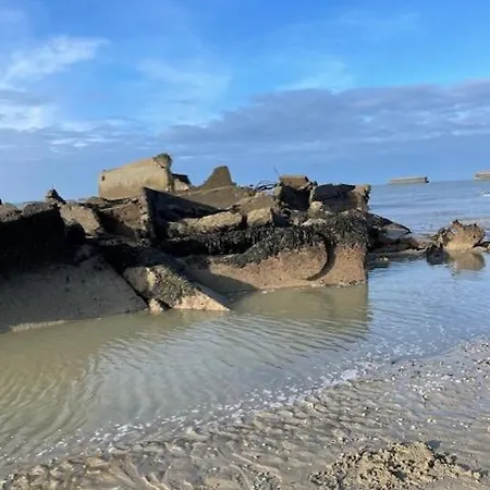 Du Debarquement. Maison Bord De * Saint-Côme-de-Fresné