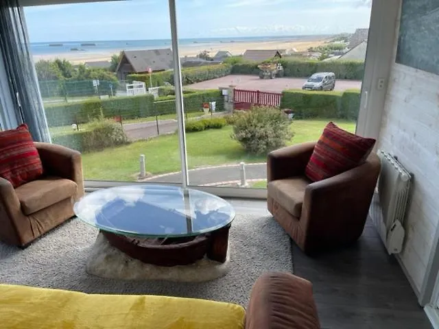 Du Debarquement. Maison Bord De Semesterbostad