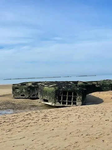Du Debarquement. Maison Bord De * Saint-Côme-de-Fresné