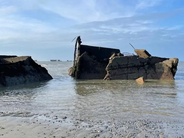 Du Debarquement. Maison Bord De Saint-Côme-de-Fresné
