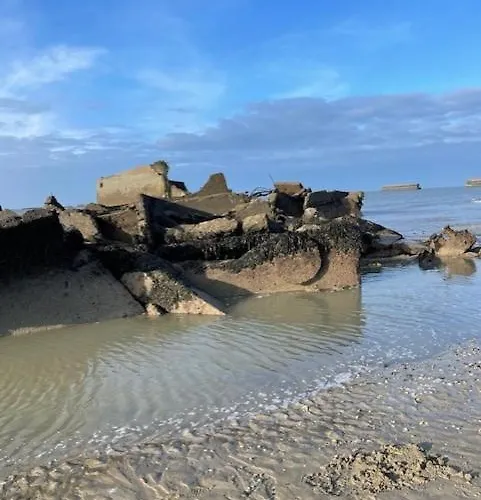 Du Debarquement. Maison Bord De * Saint-Côme-de-Fresné