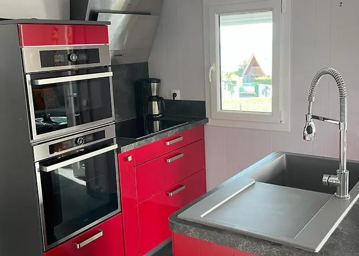 בית נופש Du Debarquement. Maison Bord De Saint-Côme-de-Fresné