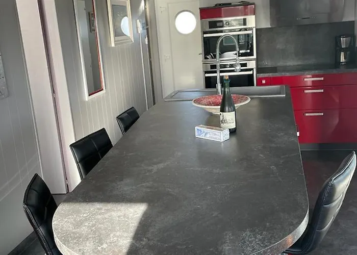 Du Debarquement. Maison Bord De בית נופש